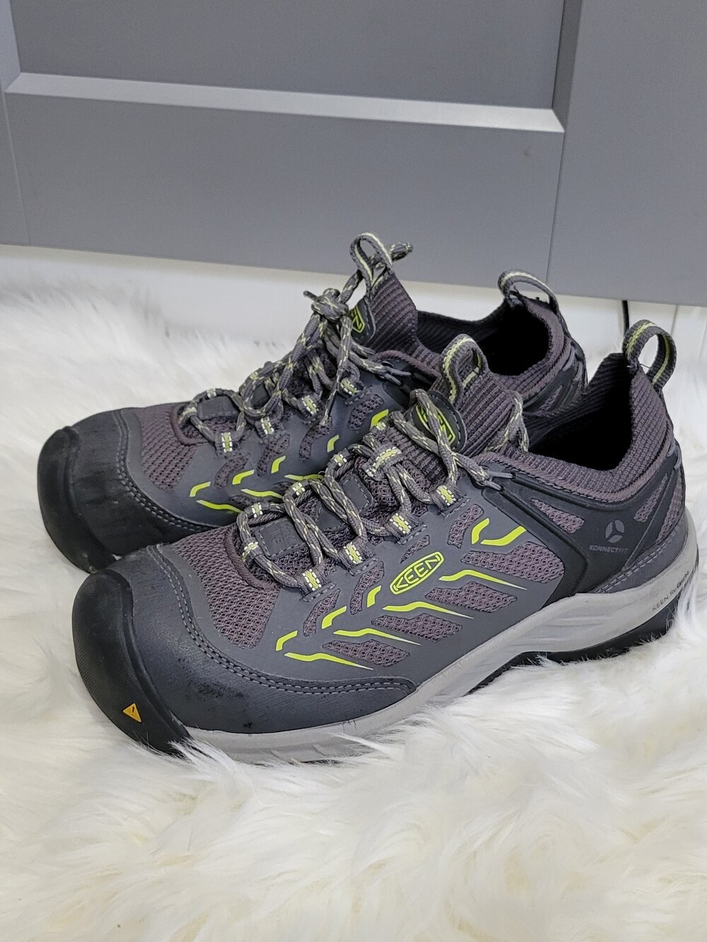 KEEN Utulity Gray Athletic Hiking Sneakers with Lime Accents